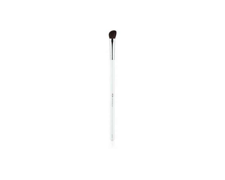 Makeup Brush with Natural Fibers for Applying Corrective Product D73