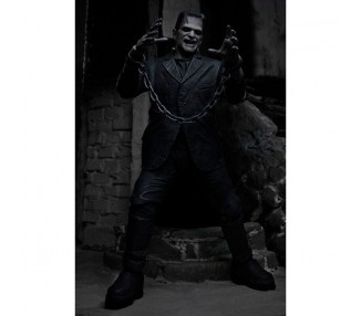 Figura Ultimate Frankenstein Monster Black and White Universal Monsters 18cm