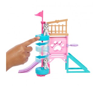 Muñeca + Parque Entrenamiento Cachorros Stacie al Rescate Barbie