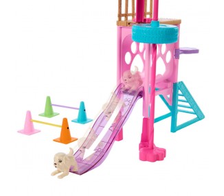 Muñeca + Parque Entrenamiento Cachorros Stacie al Rescate Barbie