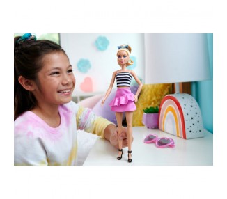 Muñeca Fashionista Top Rayas Falda Rosa surtido