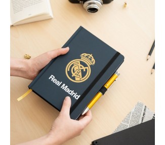 Cuaderno A5 premium + boligrafo proyector Real Madrid