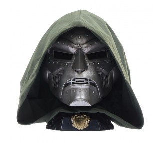 Casco premium Doctor Doom Marvel Legends