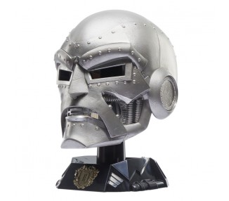 Casco premium Doctor Doom Marvel Legends