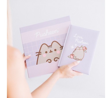 Set cuaderno A5 premium + boligrafo Pusheen Moments