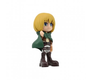 Figura sorpresa Attack On Titan 9cm surtido
