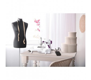 Maquina de coser con mesa extraible