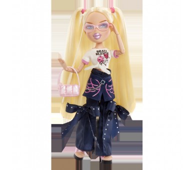 Muñeca Cloe Stylin + Camiseta Bratz
