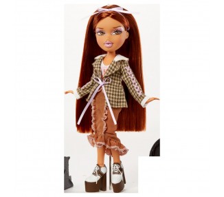 Muñeca Yasmin Stylin + Camiseta Bratz