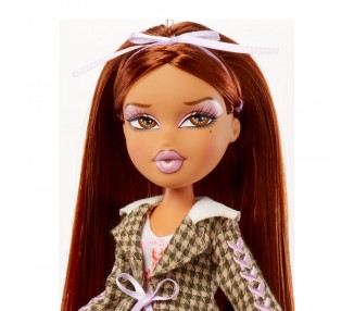 Muñeca Yasmin Stylin + Camiseta Bratz