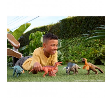 Dinosaurio Wild Roar Jurassic World surtido