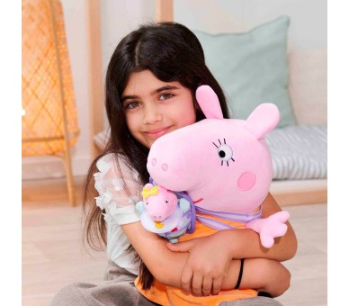Peluche Mama Pig con Evie Peppa Pig 33cm