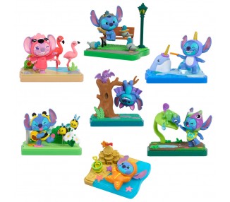 Capsula sorpresa figura escenario Goes Wild Stitch Disney surtido