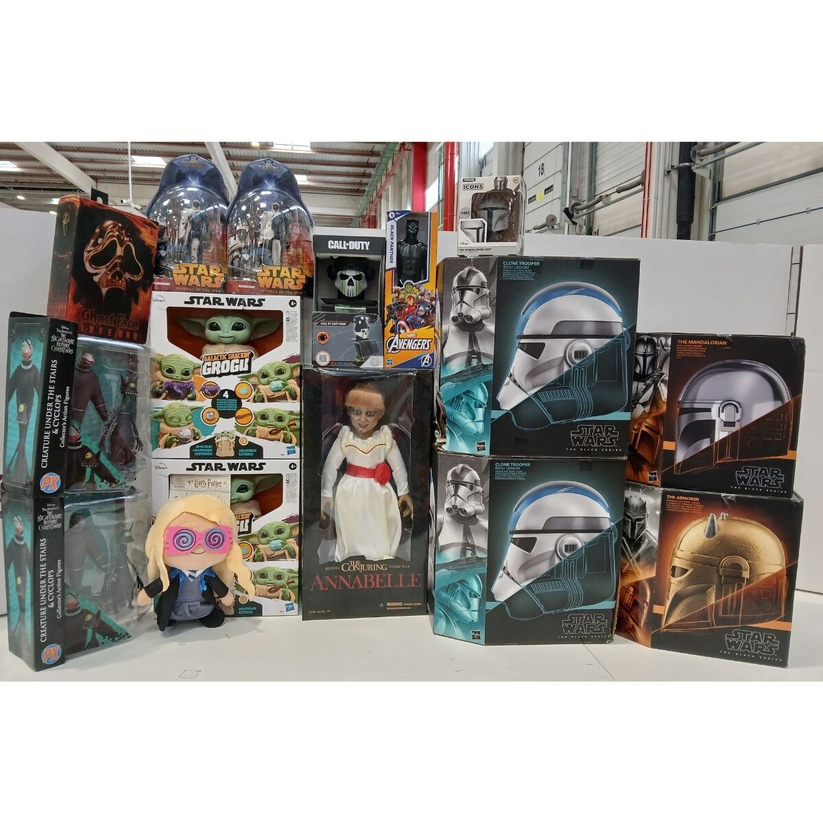 Pack oferta Figuras caja dañada